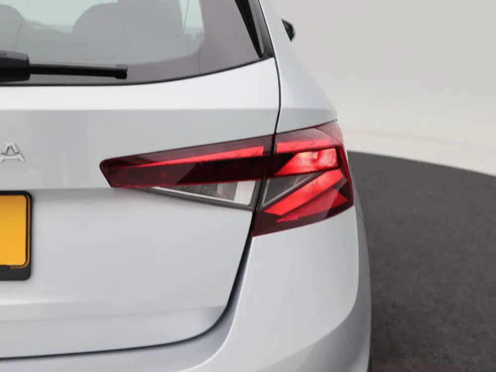 Skoda Fabia 1.0 TSi 110 Pk Automaat Business Edition uit 2023, foto 14