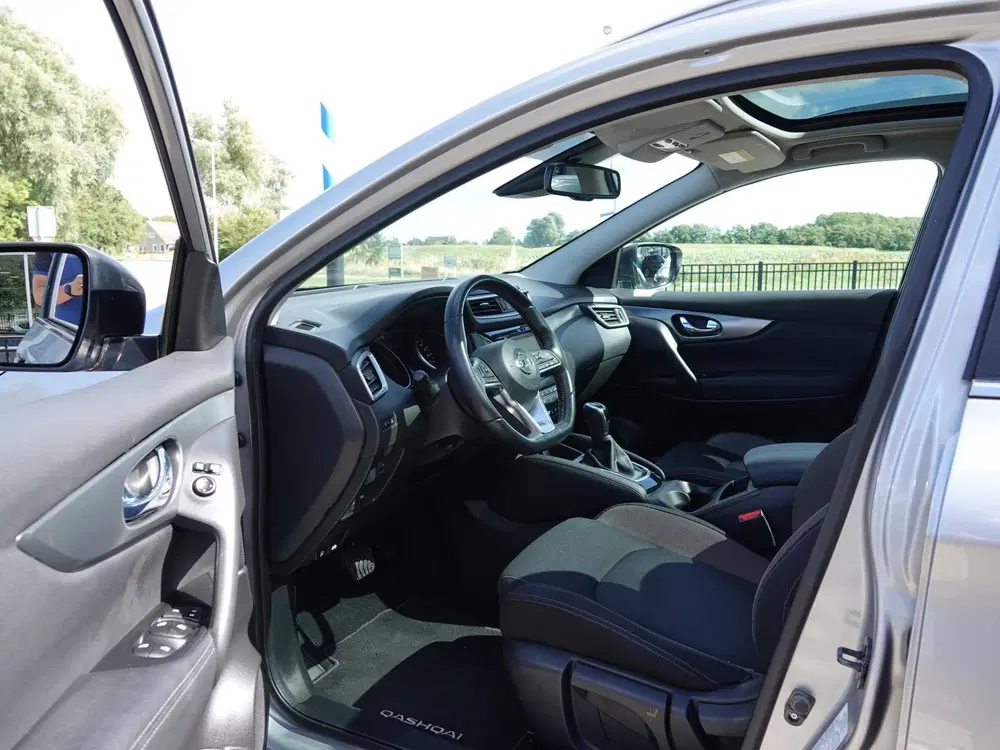 Nissan Qashqai 1.3 DIG-T AUT. N-Connecta PANO uit 2019, foto 4