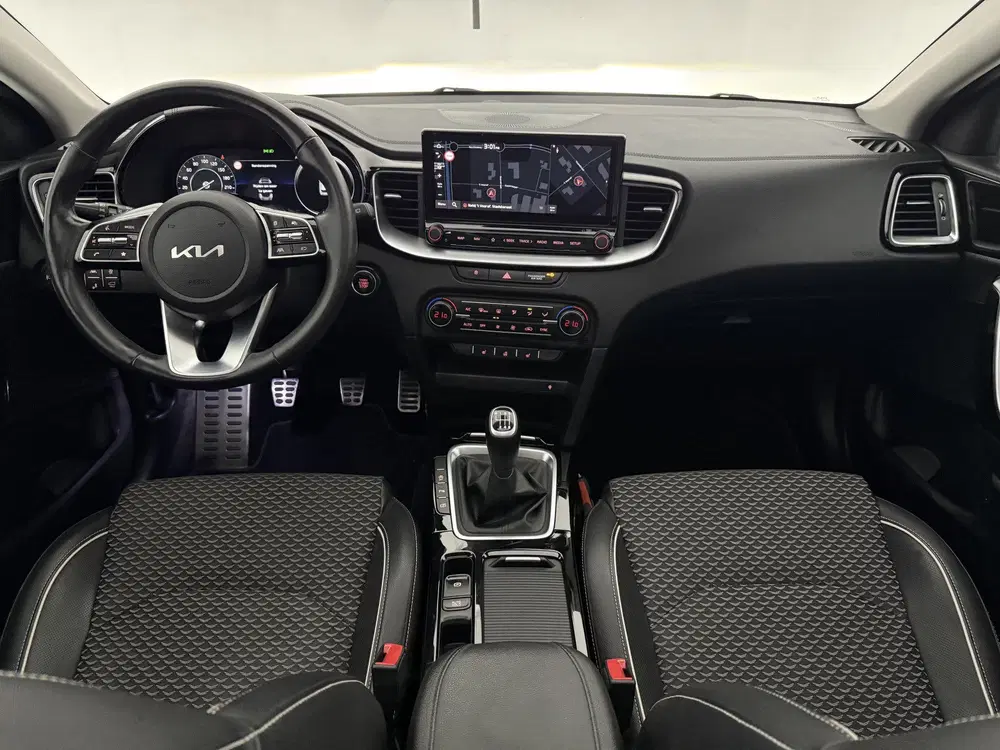 Kia Ceed 1.0 T-GDi ExecutiveLine uit 2024, foto 2