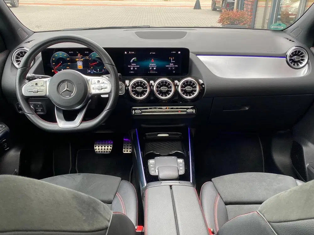 Mercedes-Benz GLA 250 4MATIC AMG Line ambilight uit 2020, foto 10