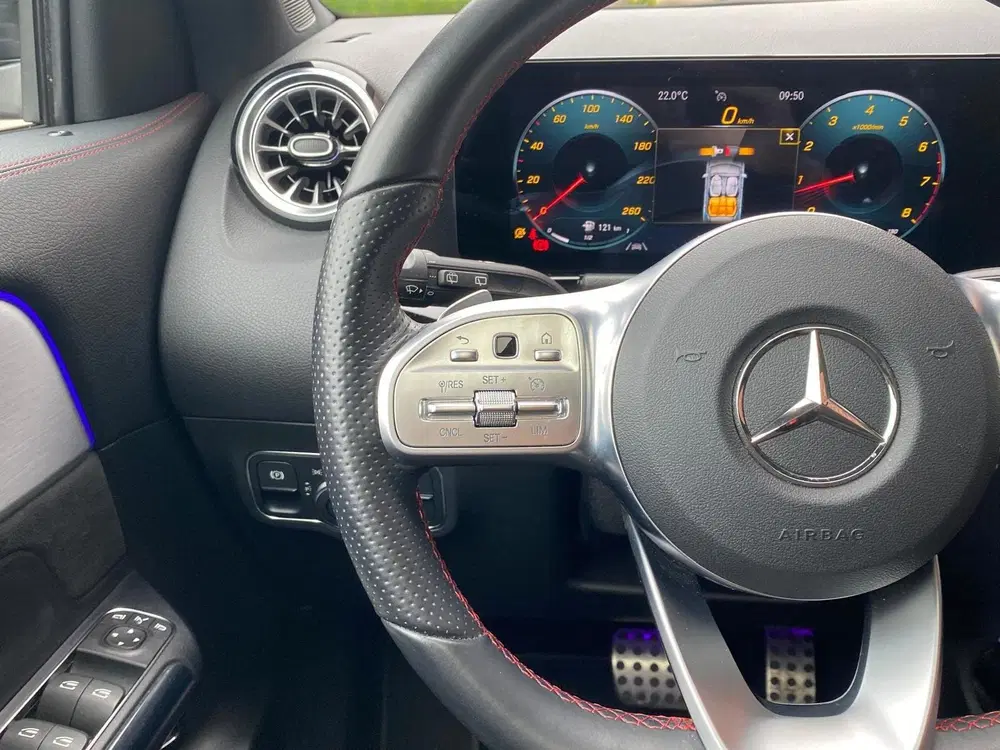 Mercedes-Benz GLA 250 4MATIC AMG Line ambilight uit 2020, foto 12