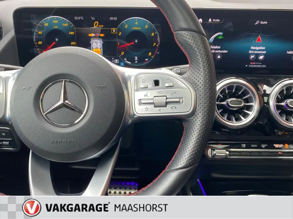 Mercedes-Benz GLA 250 4MATIC AMG Line ambilight uit 2020, foto 13