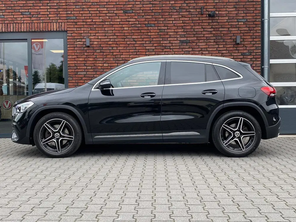 Mercedes-Benz GLA 250 4MATIC AMG Line ambilight uit 2020, foto 2