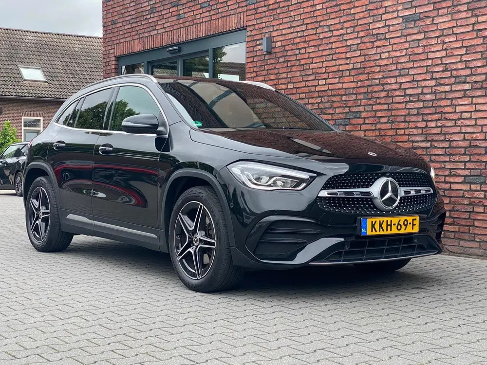 Mercedes-Benz GLA 250 4MATIC AMG Line ambilight uit 2020, foto 6