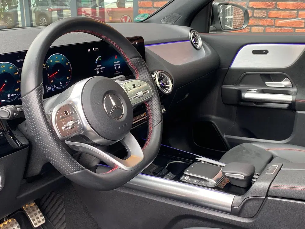 Mercedes-Benz GLA 250 4MATIC AMG Line ambilight uit 2020, foto 8