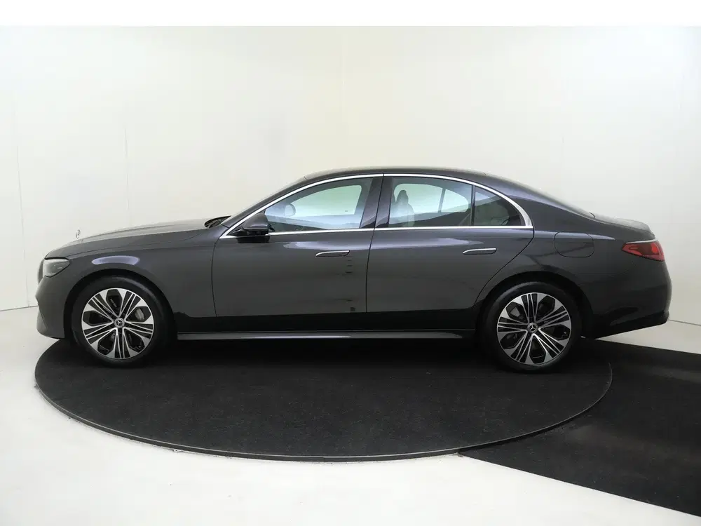 Mercedes-Benz E-Klasse 300 e Luxury Line uit 2024, foto 10