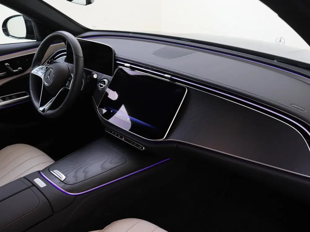 Mercedes-Benz E-Klasse 300 e Luxury Line uit 2024, foto 5