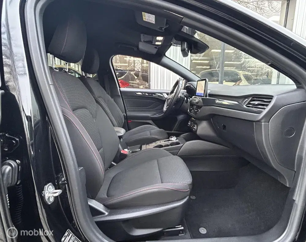 Ford Focus 1.5 EcoBoost ST Line AUTOM. 150 PK uit 2020, foto 10