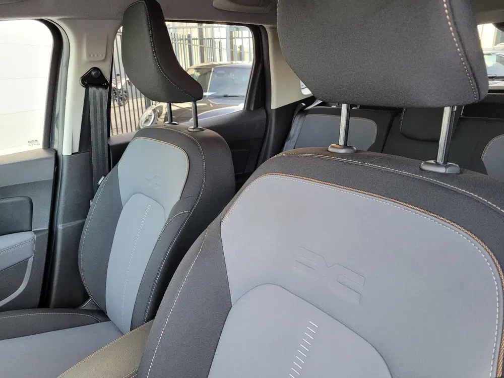 Dacia Duster 1.0 TCe 100 ECO-G Extreme uit 2023, foto 13