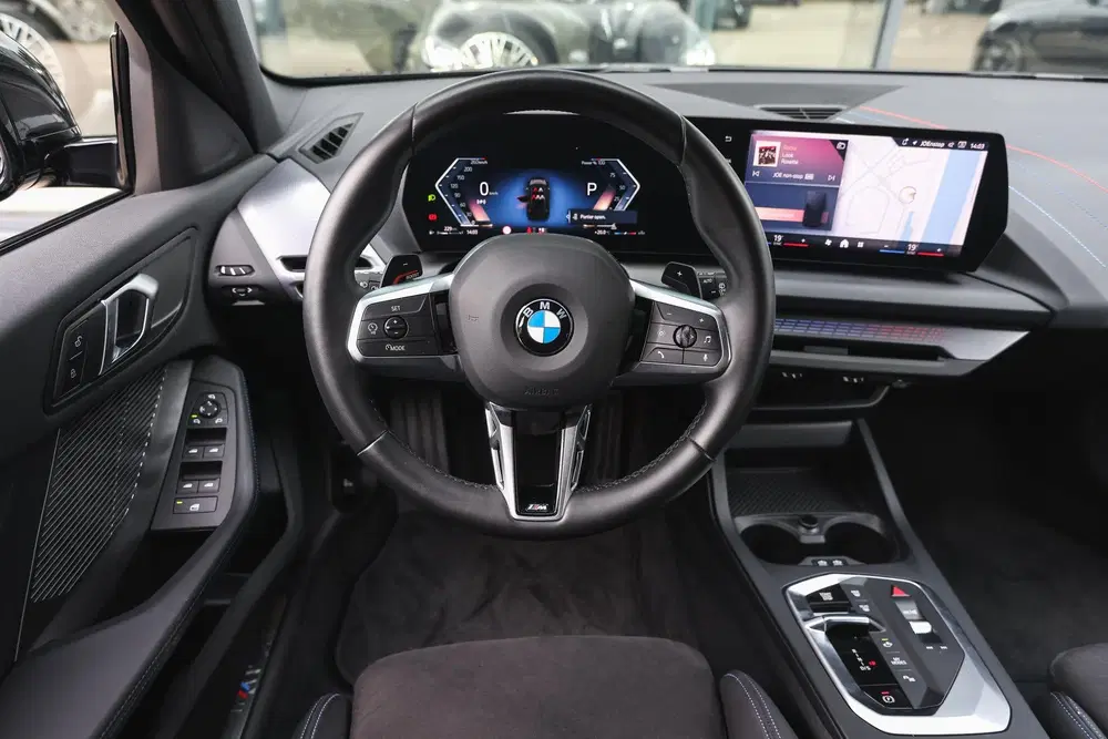 BMW 1-serie 120 M Sport Automaat uit 2025, foto 3