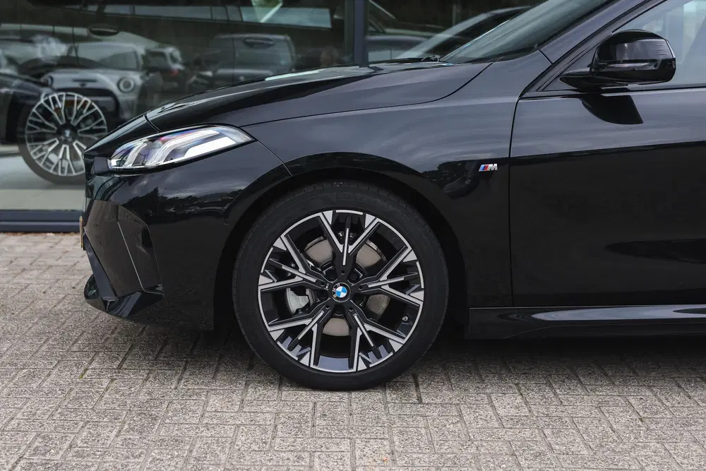 BMW 1-serie 120 M Sport Automaat uit 2025, foto 4
