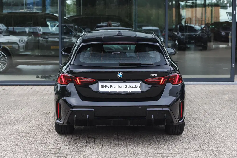 BMW 1-serie 120 M Sport Automaat uit 2025, foto 6