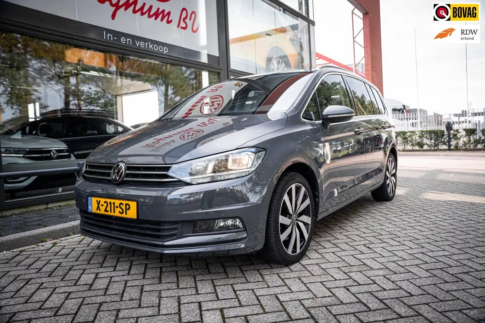 Volkswagen Touran 1.5 TSI Highline 7p uit 2020
