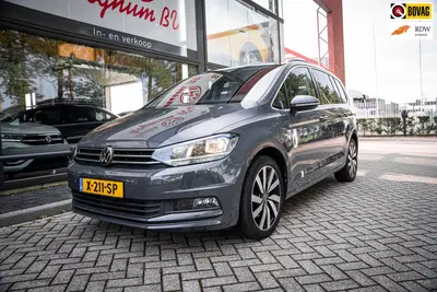 Volkswagen Touran 1.5 TSI Highline 7p uit 2020