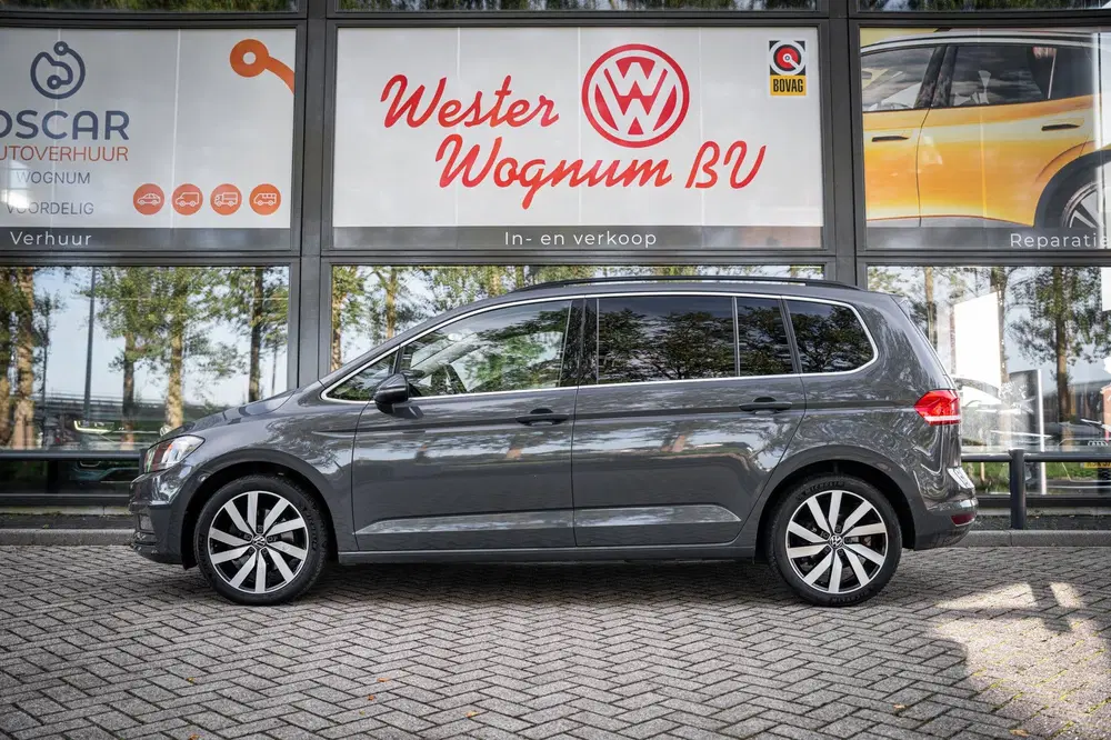 Volkswagen Touran 1.5 TSI Highline 7p uit 2020, foto 3