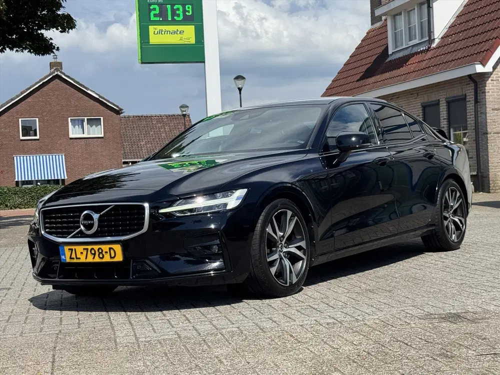 Volvo S60 2.0 T5 R Design uit 2019, foto 8