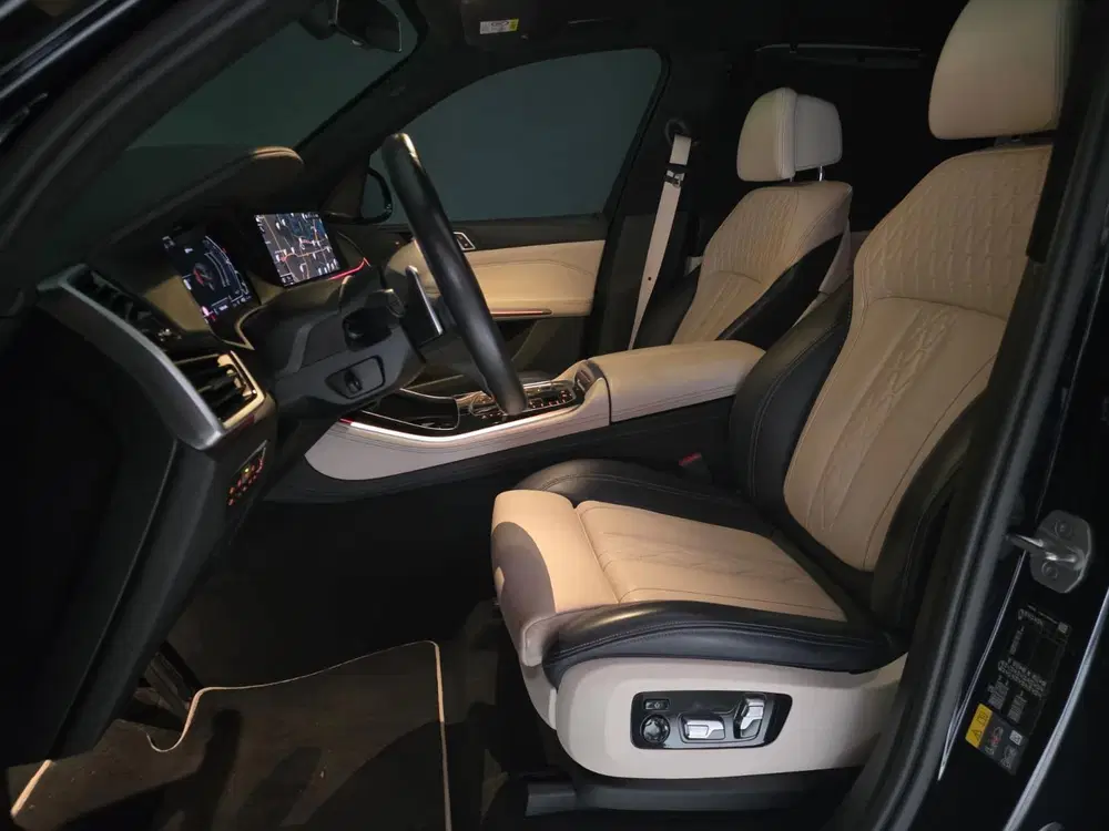 BMW X5 XDrive45e High Executive M-Sport Luchtverr uit 2020, foto 11