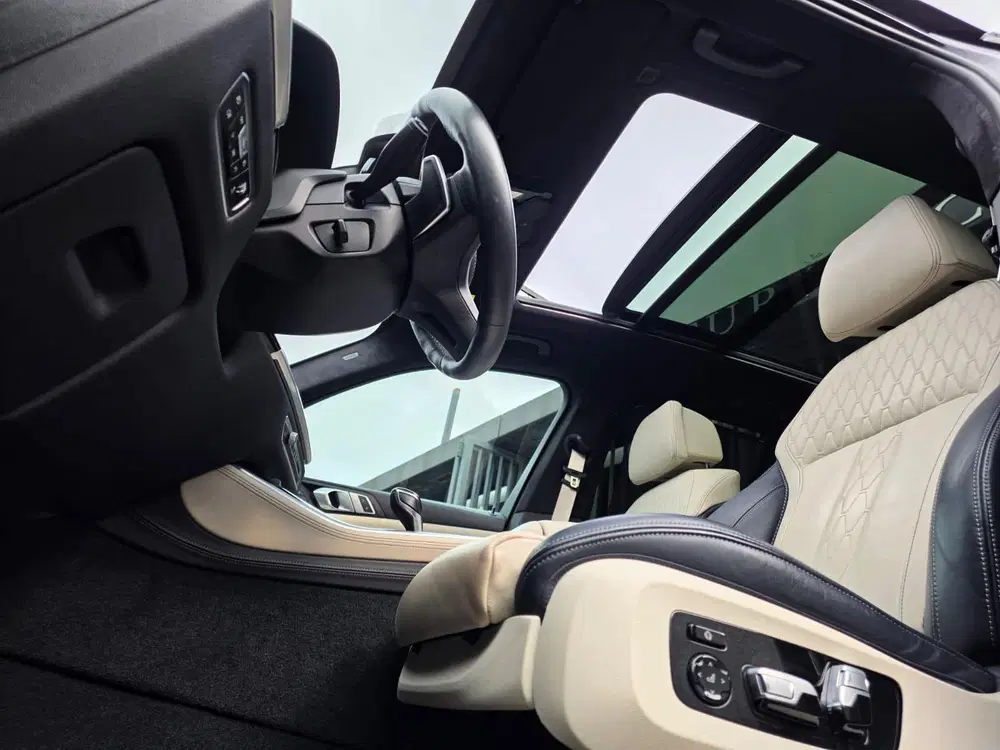 BMW X5 XDrive45e High Executive M-Sport Luchtverr uit 2020, foto 6