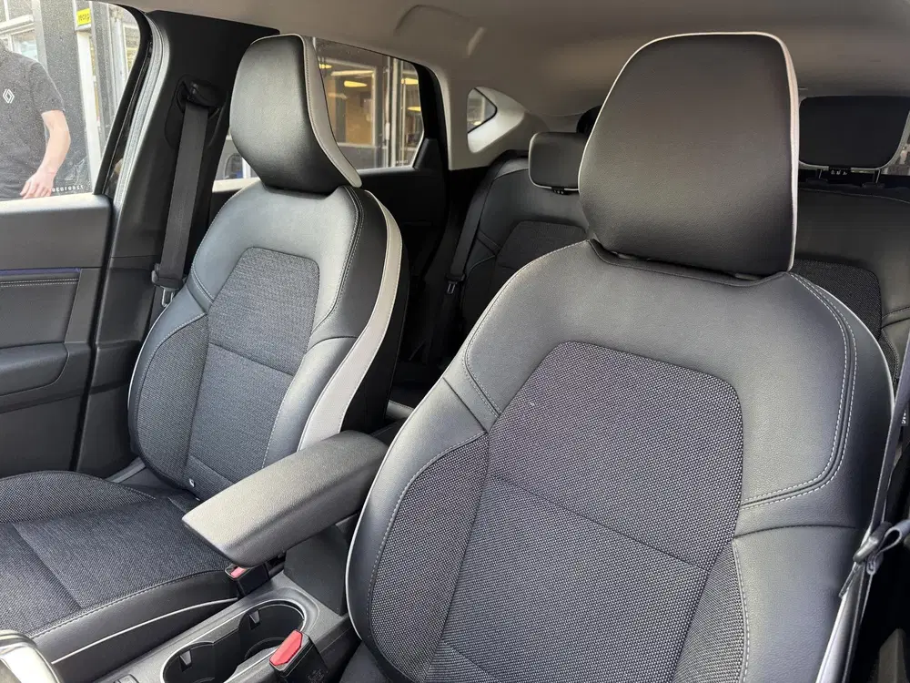 Renault Captur 1.3 EDC 160PK Techno 1.500kg trekgewicht uit 2024, foto 12