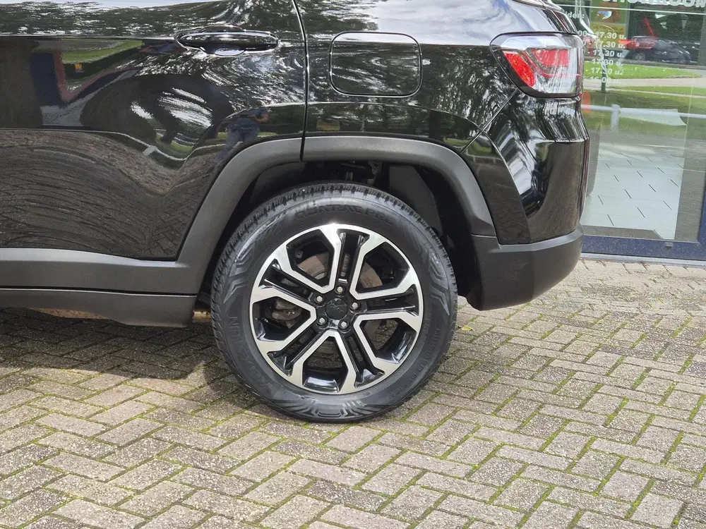 Jeep Compass Plug-in Hybrid Electric uit 2022, foto 8