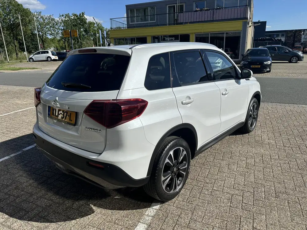 Suzuki Vitara 1.0 Boosterjet Stijl uit 2020, foto 9
