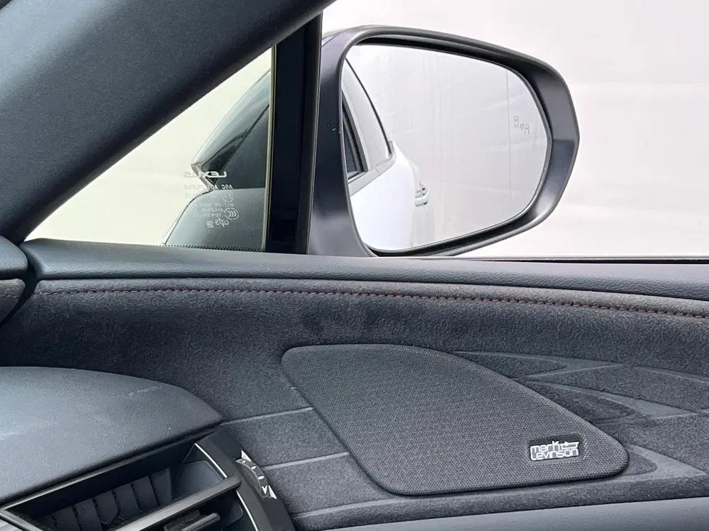 Lexus RX 500h uit 2024, foto 15