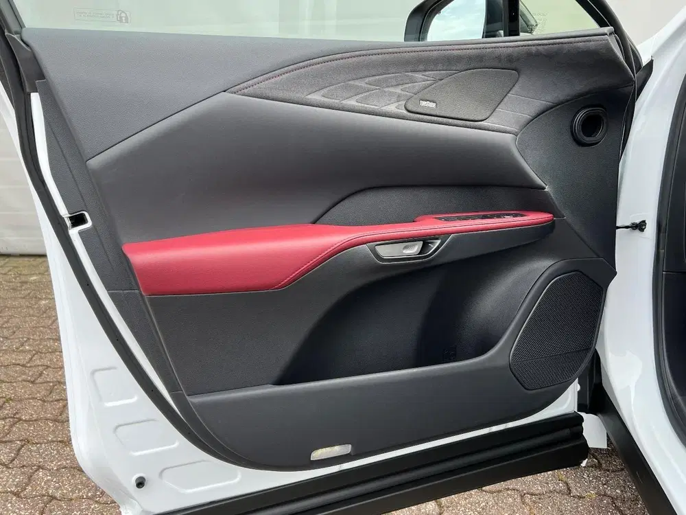 Lexus RX 500h uit 2024, foto 6