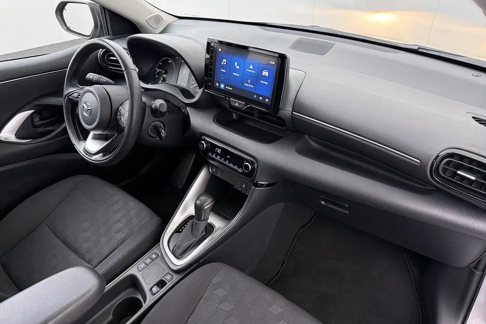 Mazda 2 Hybrid 1.5 93 PK Aut. Centre-line Camera S uit 2024, foto 15