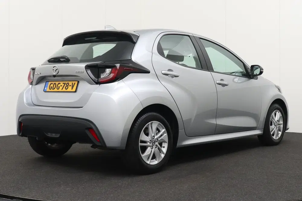 Mazda 2 Hybrid 1.5 93 PK Aut. Centre-line Camera S uit 2024, foto 2