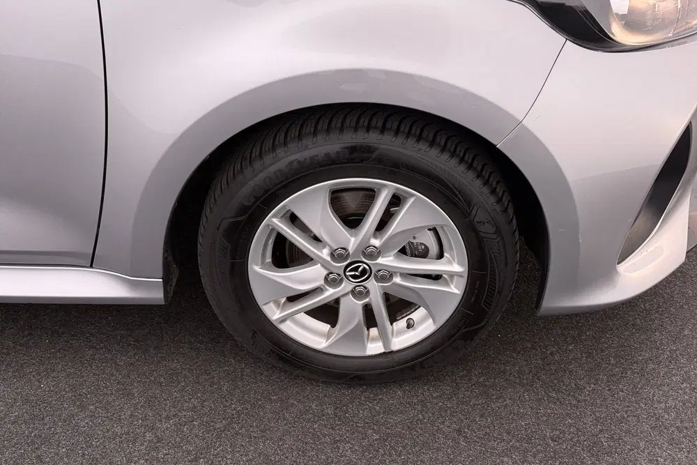 Mazda 2 Hybrid 1.5 93 PK Aut. Centre-line Camera S uit 2024, foto 7