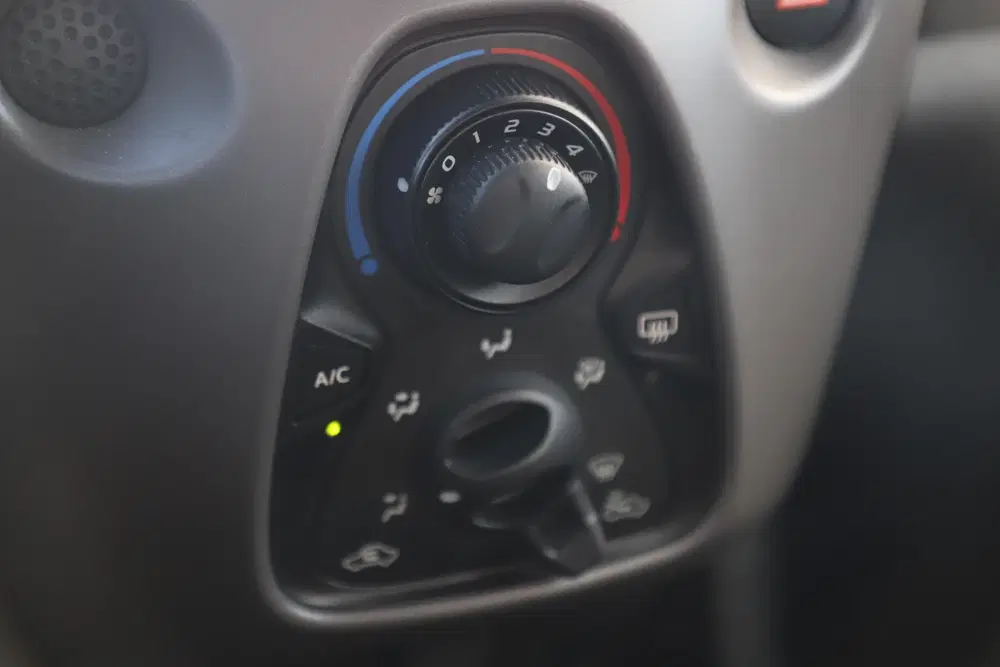 Peugeot 108 1.0 e-VTi Active Automaat Radio Bluetooth uit 2019, foto 12