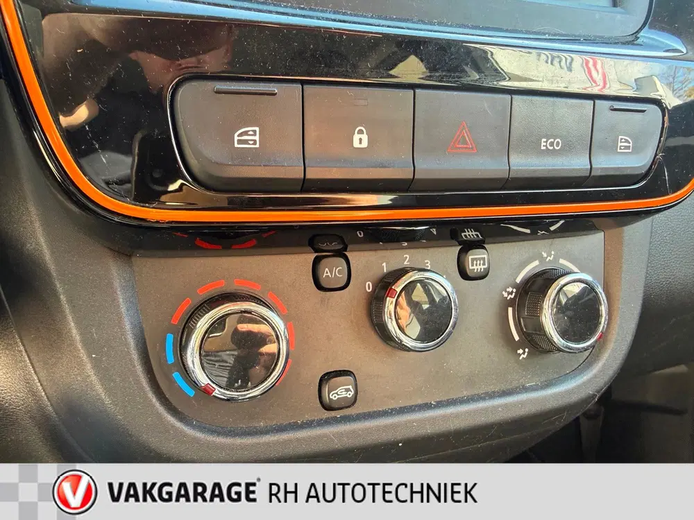 Dacia Spring Comfort Plus uit 2022, foto 15