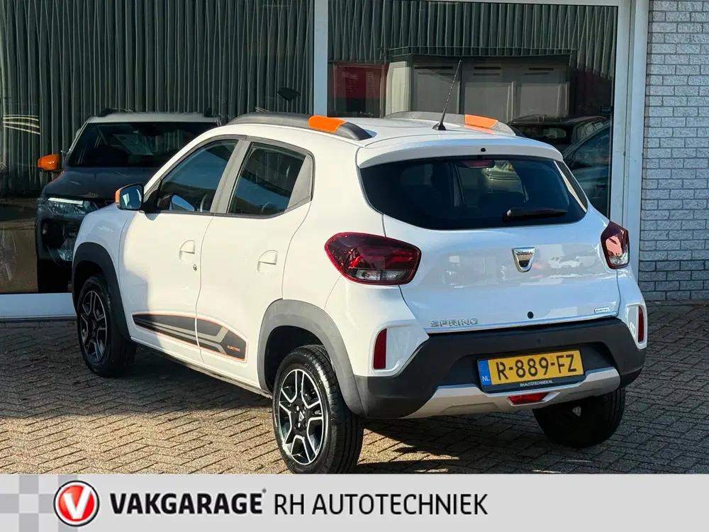 Dacia Spring Comfort Plus uit 2022, foto 4