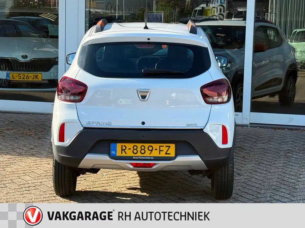 Dacia Spring Comfort Plus uit 2022, foto 6