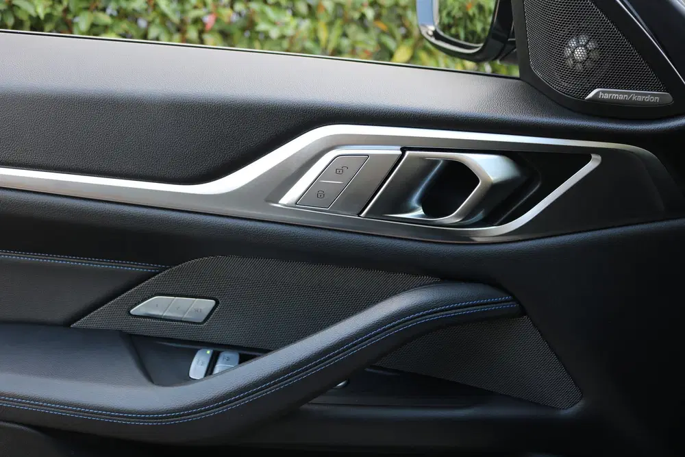 BMW i4 M50 High Executive 84 kWh 544PK M-Sportpak uit 2024, foto 11
