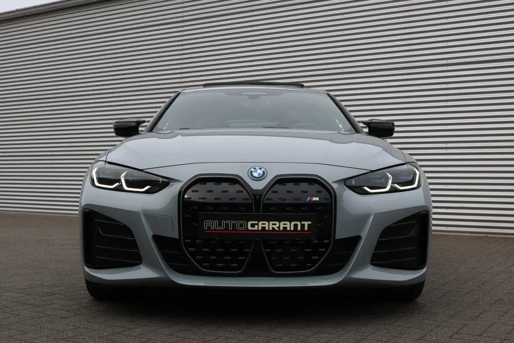 BMW i4 M50 High Executive 84 kWh 544PK M-Sportpak uit 2024, foto 2