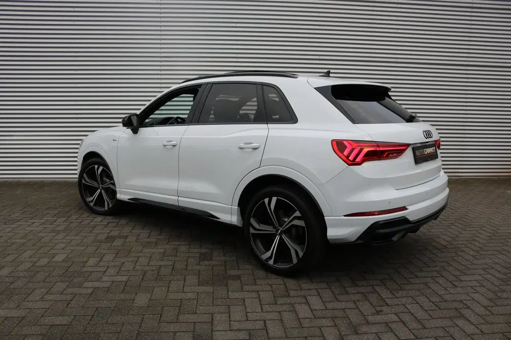 Audi Q3 40 TFSI Quattro S-Line (Panoramadak Virtua uit 2020, foto 3