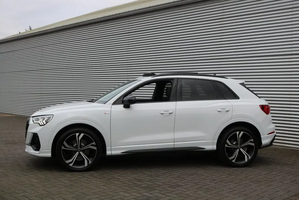 Audi Q3 40 TFSI Quattro S-Line (Panoramadak Virtua uit 2020, foto 5