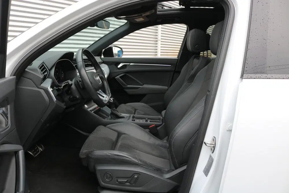 Audi Q3 40 TFSI Quattro S-Line (Panoramadak Virtua uit 2020, foto 9