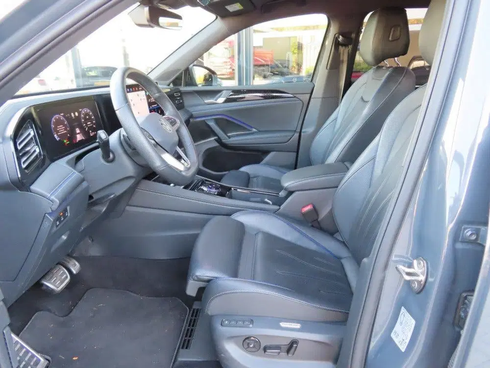 Volkswagen Tiguan 1.5 eTSI R-Line Leder 19 Inch Led Trekhaak uit 2025, foto 15