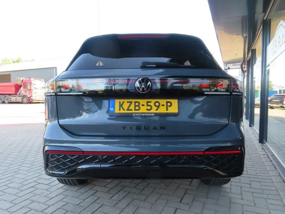 Volkswagen Tiguan 1.5 eTSI R-Line Leder 19 Inch Led Trekhaak uit 2025, foto 7