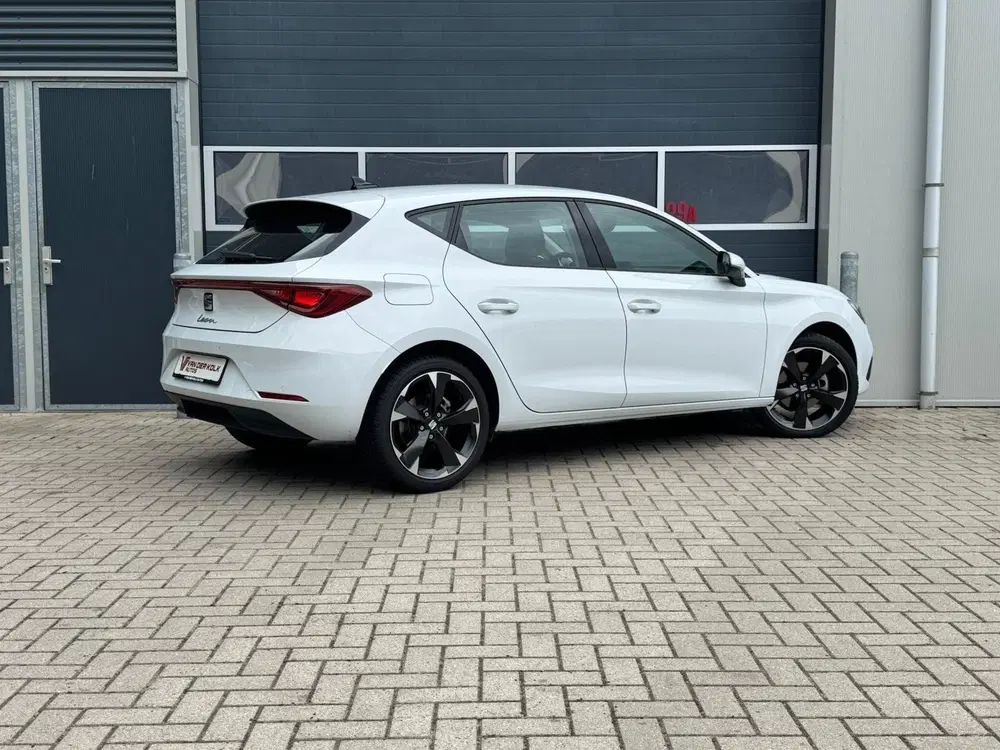 SEAT Leon 1.5 eTSI Style uit 2025, foto 2