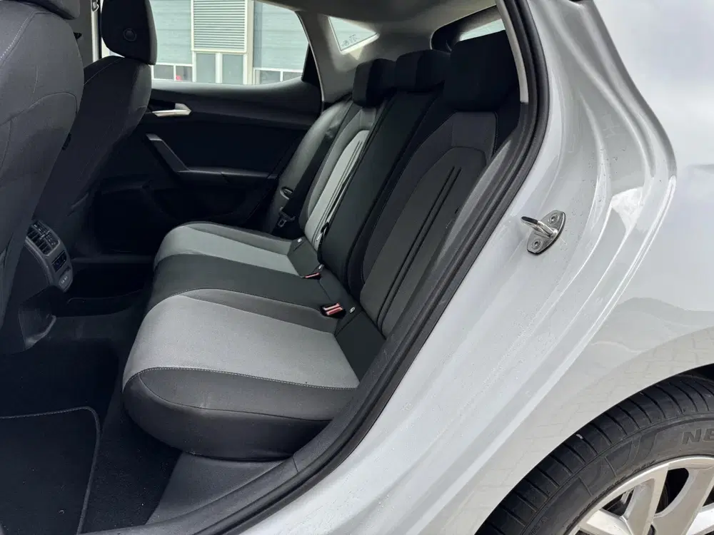 SEAT Leon 1.5 eTSI Style uit 2025, foto 4