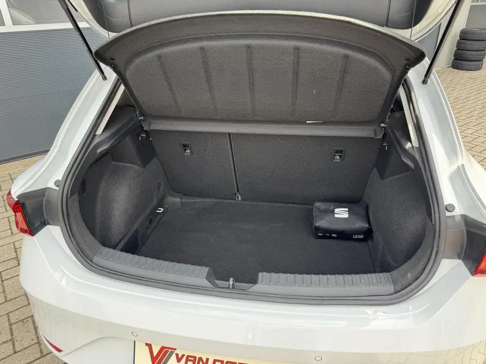 SEAT Leon 1.5 eTSI Style uit 2025, foto 5