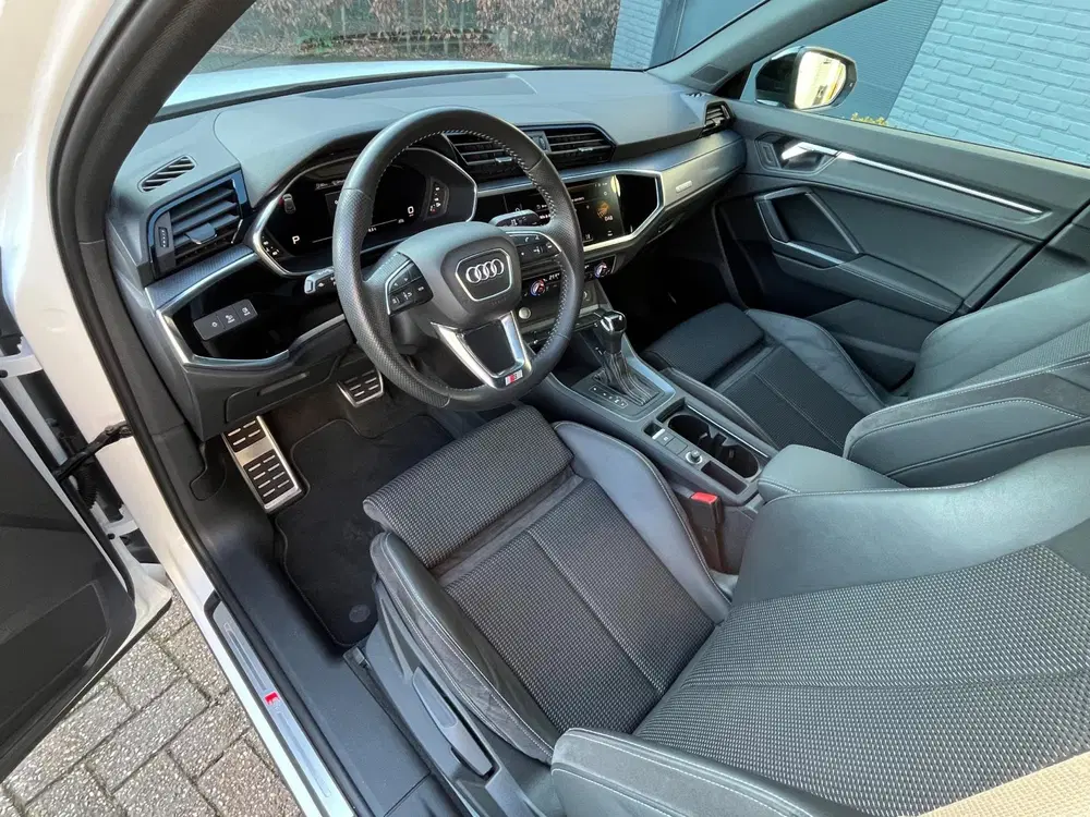 Audi Q3 40 TFSI quattro 290PK S-Line trekh 20" cam uit 2019, foto 12