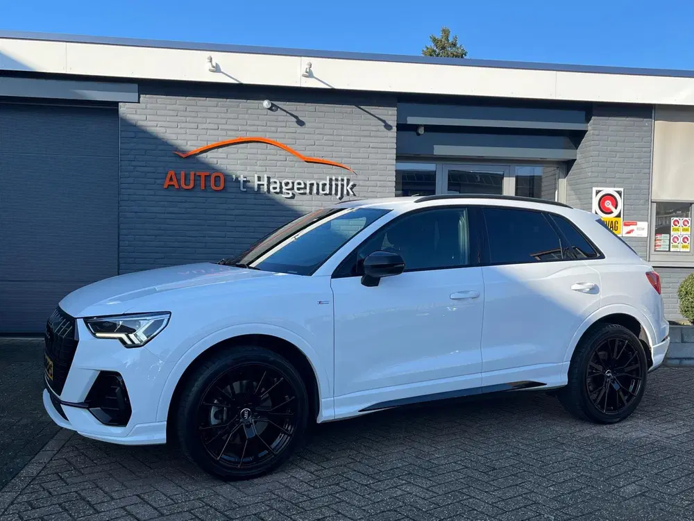 Audi Q3 40 TFSI quattro 290PK S-Line trekh 20" cam uit 2019, foto 4