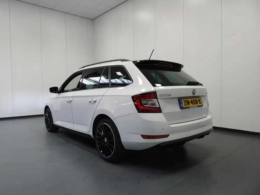 Skoda Fabia 1.0 TSI Monte Carlo NAVI uit 2019, foto 3