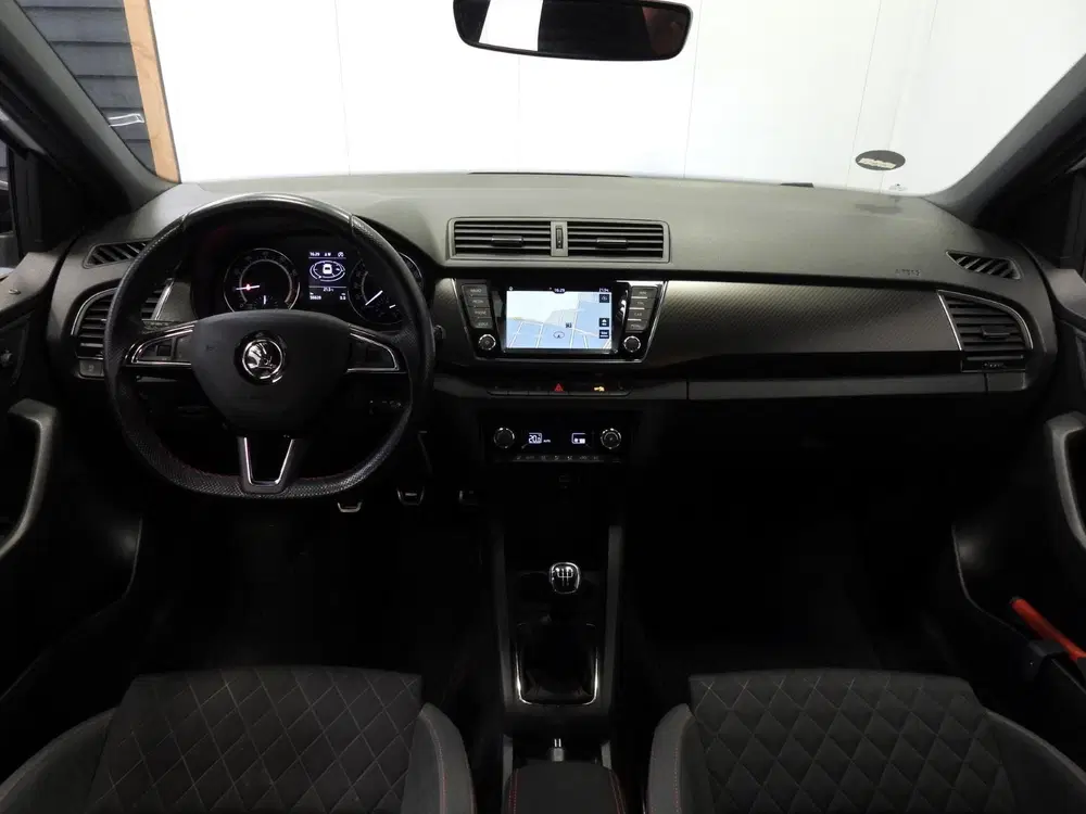 Skoda Fabia 1.0 TSI Monte Carlo NAVI uit 2019, foto 5