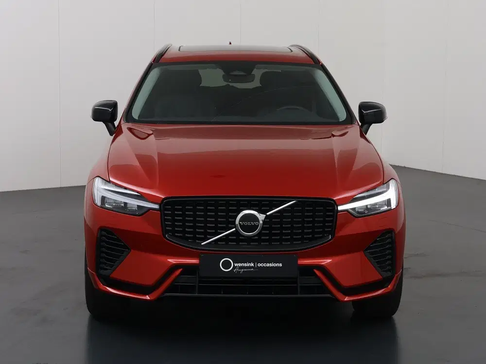 Volvo XC60 2.0 T6 Plug-in hybrid AWD Plus Dark uit 2023, foto 3