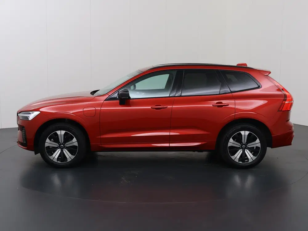 Volvo XC60 2.0 T6 Plug-in hybrid AWD Plus Dark uit 2023, foto 5